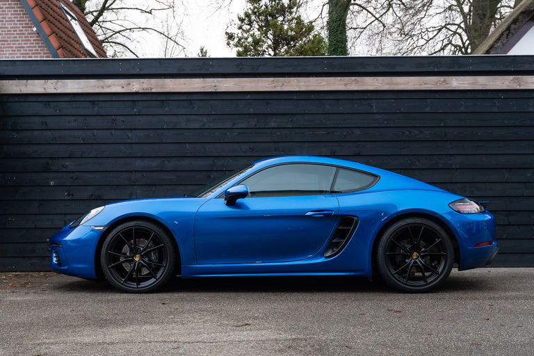 Porsche 718 Cayman