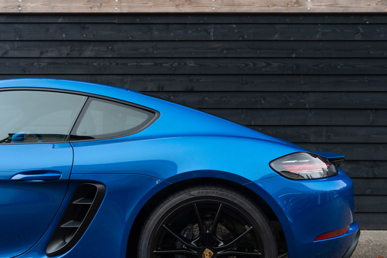 Porsche 718 Cayman