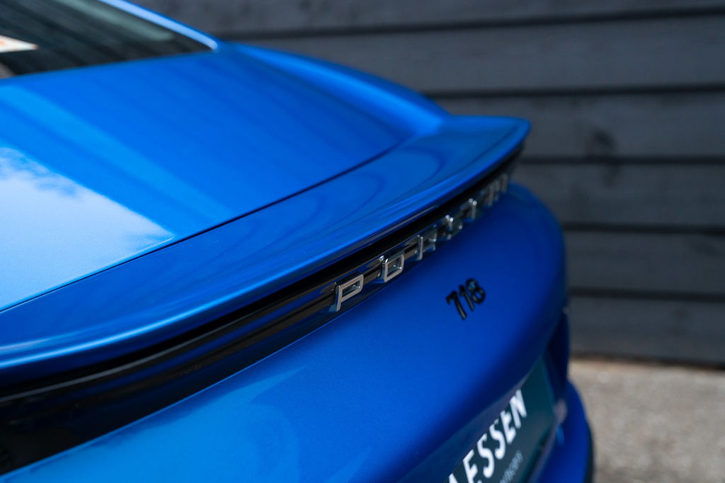 Porsche 718 Cayman