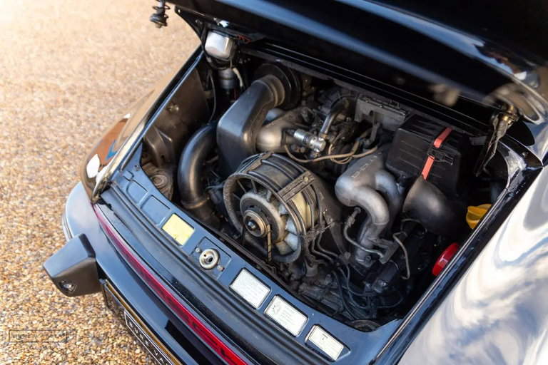 Porsche 911 Carrera 3.2