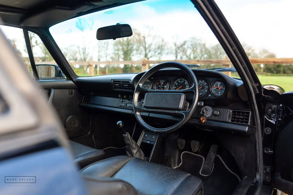 Porsche 911 Carrera 3.2