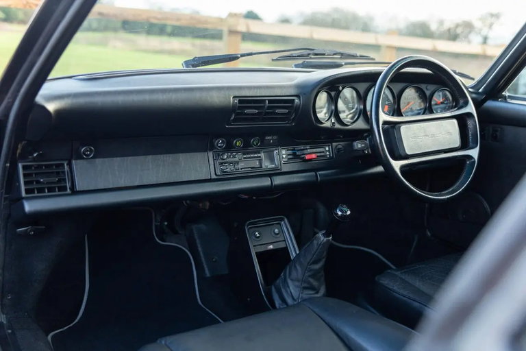 Porsche 911 Carrera 3.2