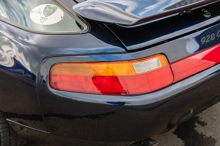Porsche 928 GTS