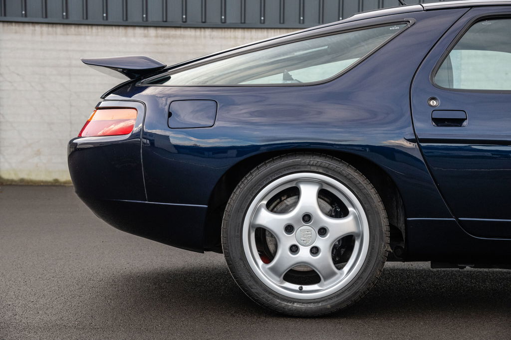 Porsche 928 GTS