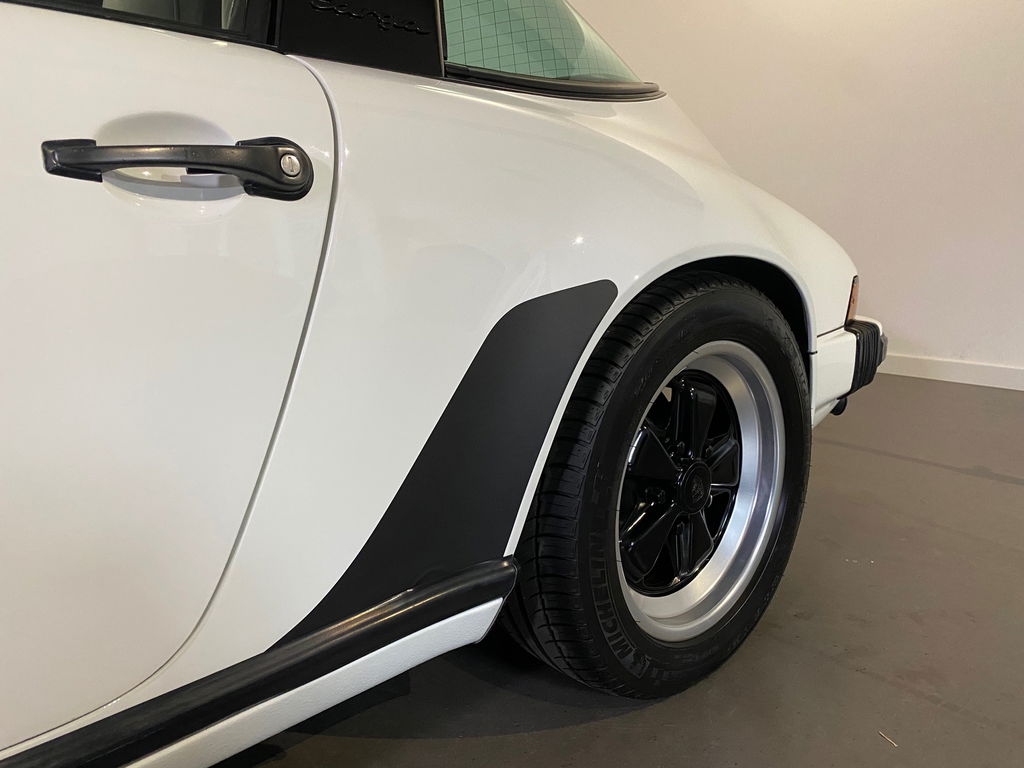 Porsche 911 Carrera 3.2 (US)