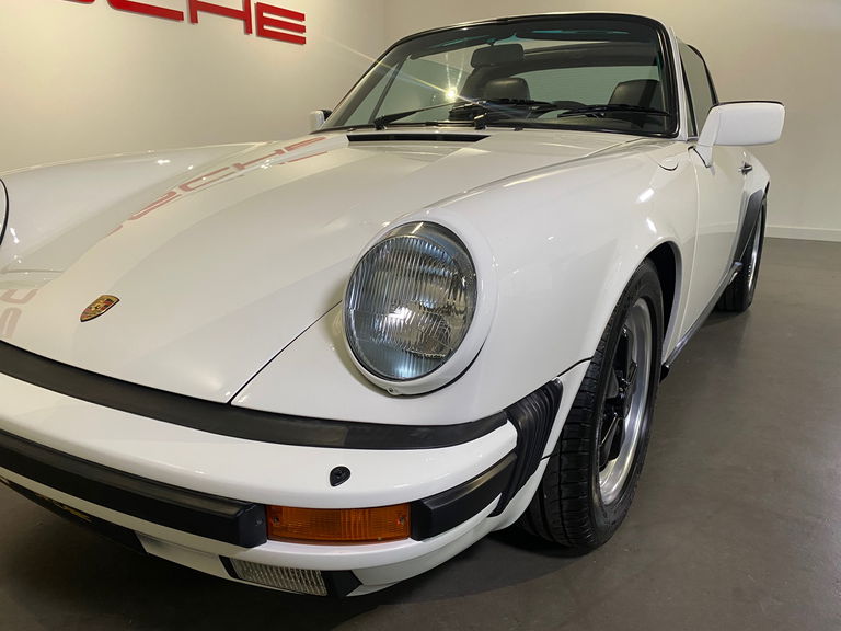 Porsche 911 Carrera 3.2 (US)