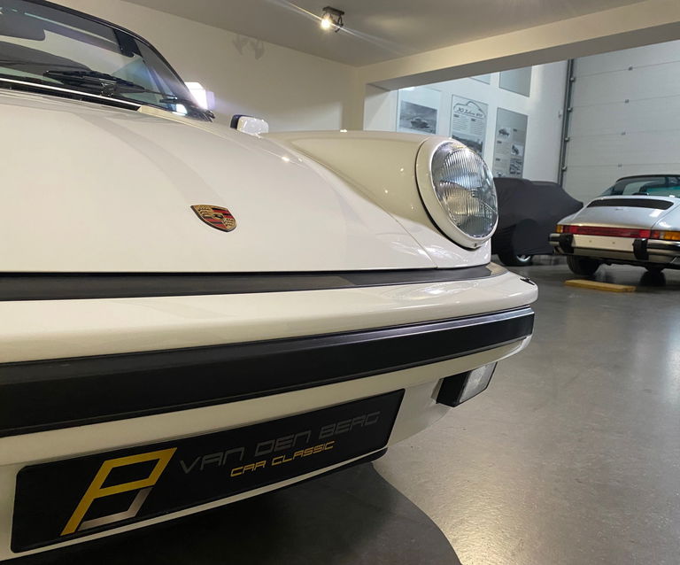 Porsche 911 Carrera 3.2 (US)