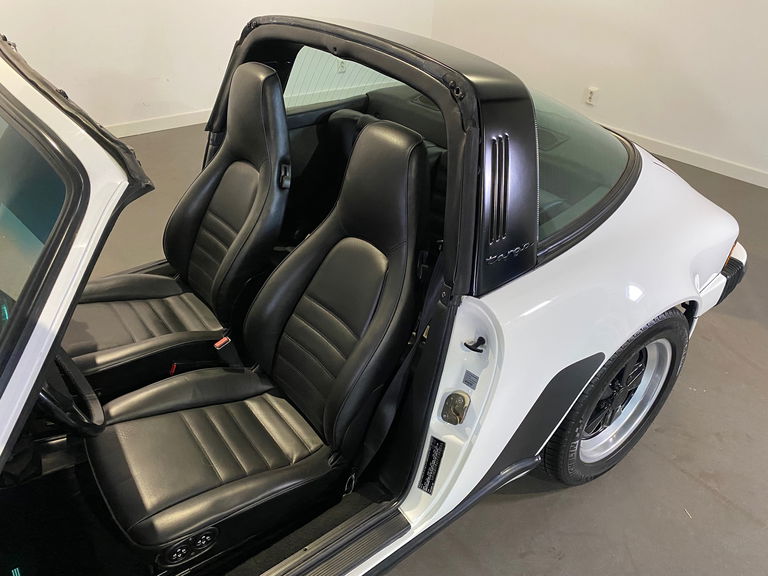 Porsche 911 Carrera 3.2 (US)