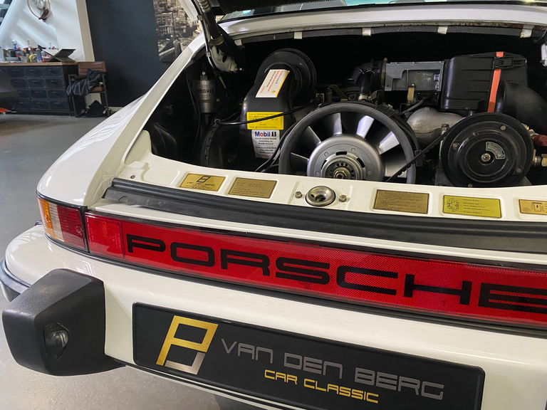 Porsche 911 Carrera 3.2 (US)