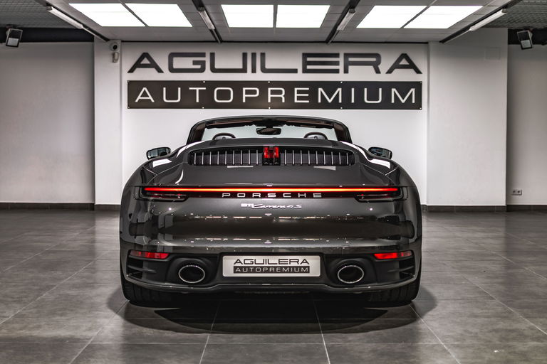 Porsche 992 Carrera 4S