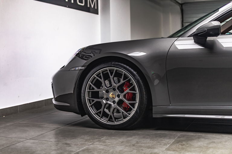 Porsche 992 Carrera 4S