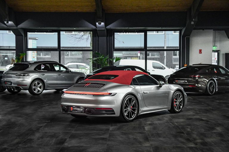 Porsche 992 Carrera 4S