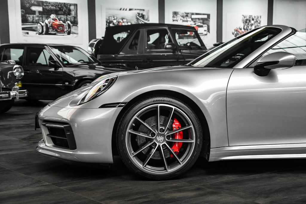 Porsche 992 Carrera 4S