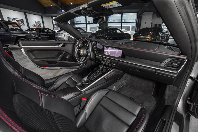 Porsche 992 Carrera 4S