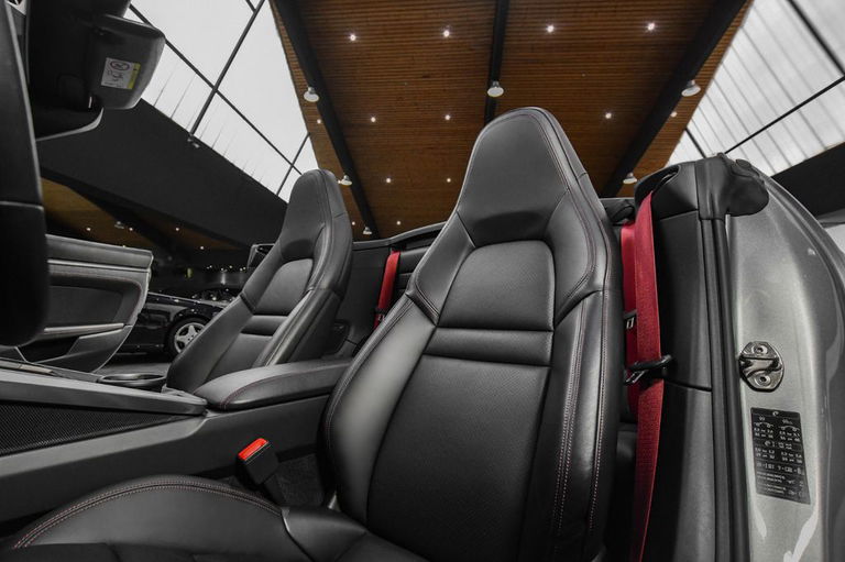 Porsche 992 Carrera 4S