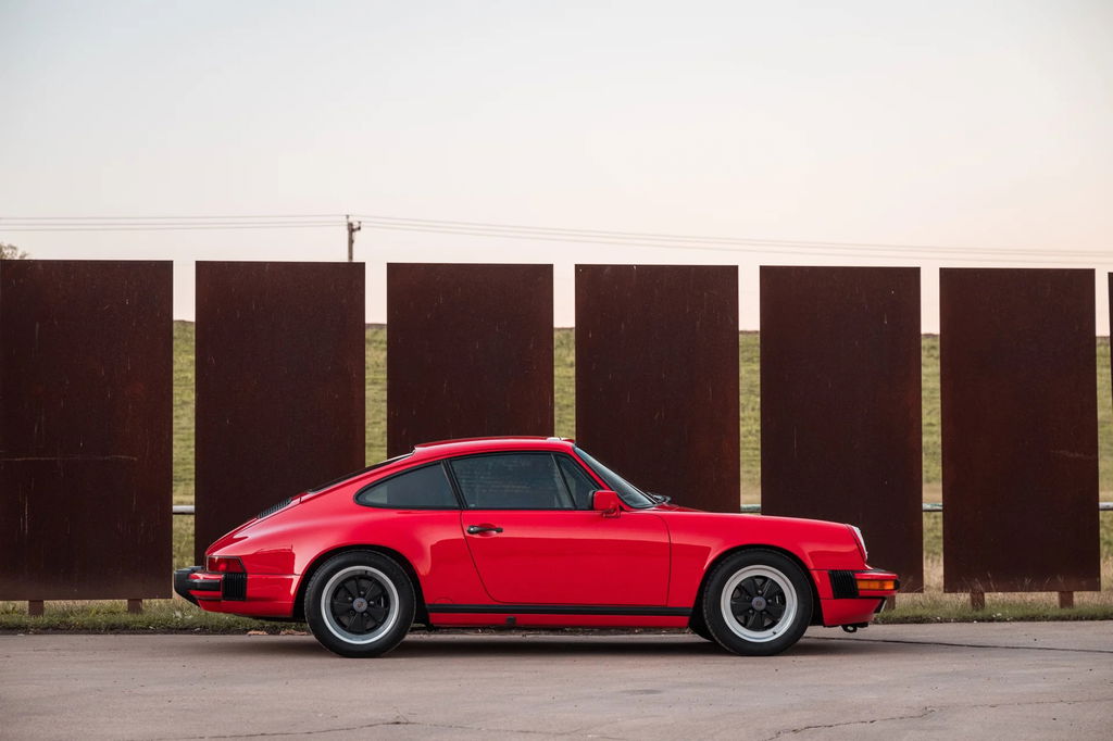 Porsche 911 Carrera 3.2 (US)