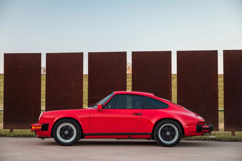 Porsche 911 Carrera 3.2 (US)