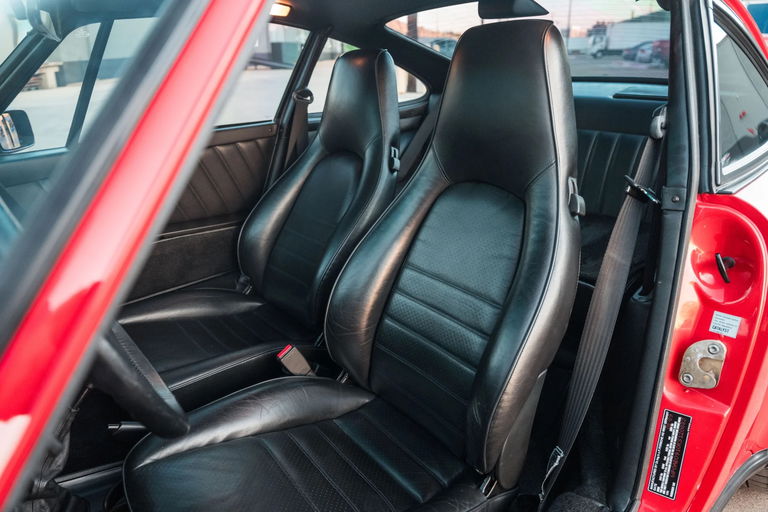 Porsche 911 Carrera 3.2 (US)