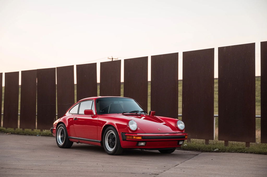 Porsche 911 Carrera 3.2 (US)