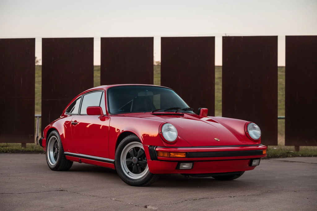 Porsche 911 Carrera 3.2 (US)