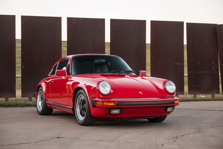 Porsche 911 Carrera 3.2 (US)