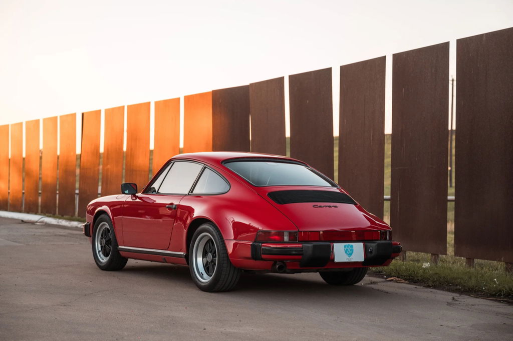 Porsche 911 Carrera 3.2 (US)