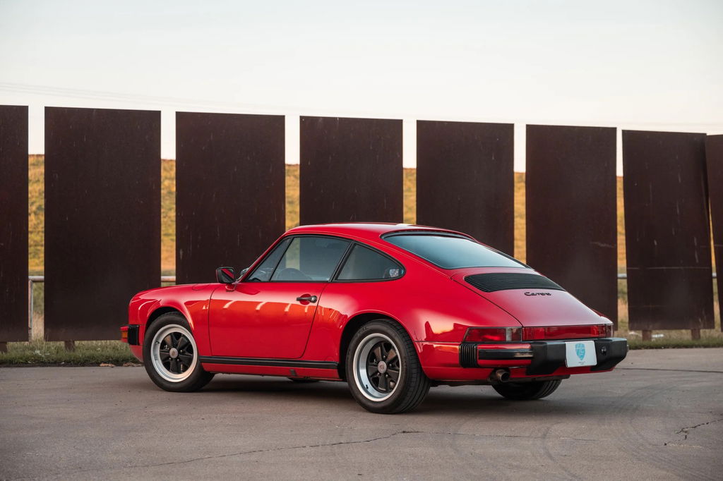 Porsche 911 Carrera 3.2 (US)