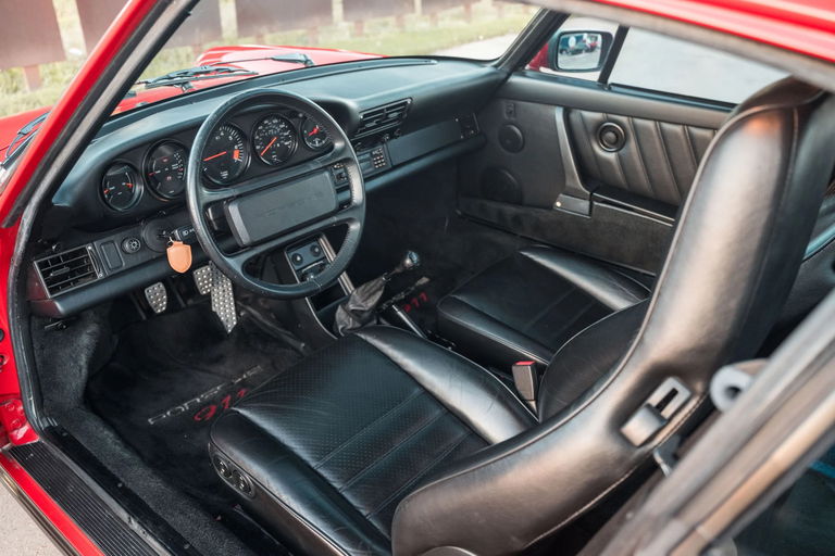 Porsche 911 Carrera 3.2 (US)