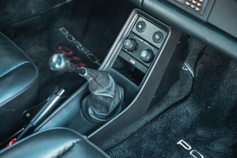 Porsche 911 Carrera 3.2 (US)