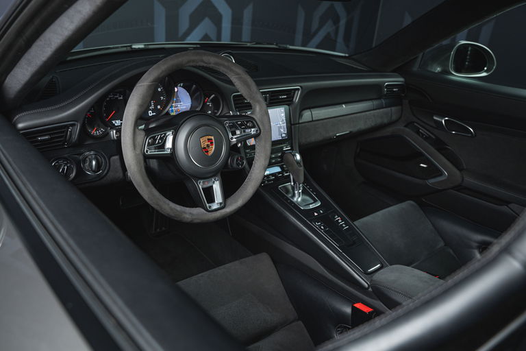 Porsche 991.2 Carrera GTS