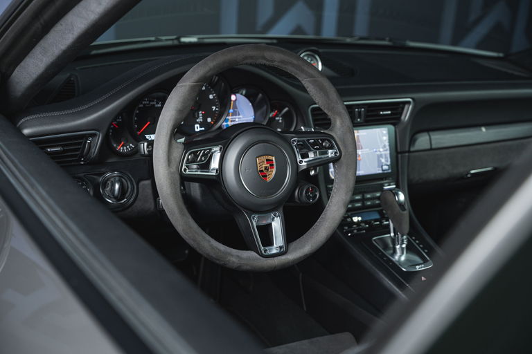 Porsche 991.2 Carrera GTS