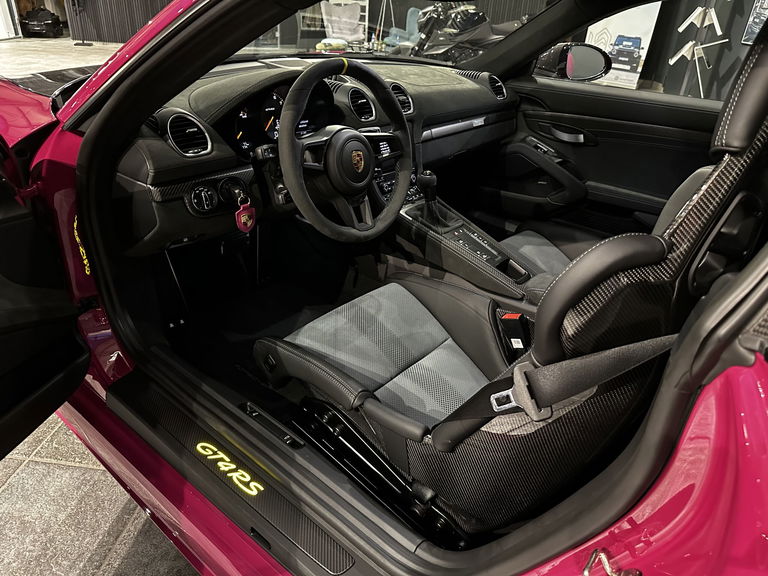 Porsche 718 Cayman GT4 RS