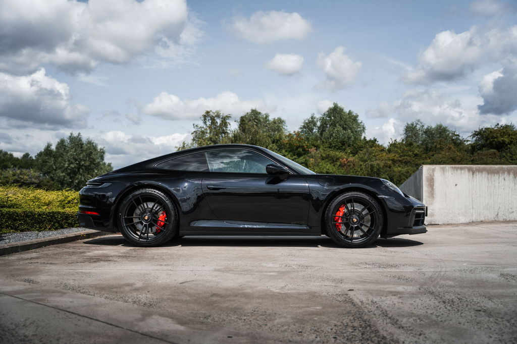 Porsche 992 Carrera GTS