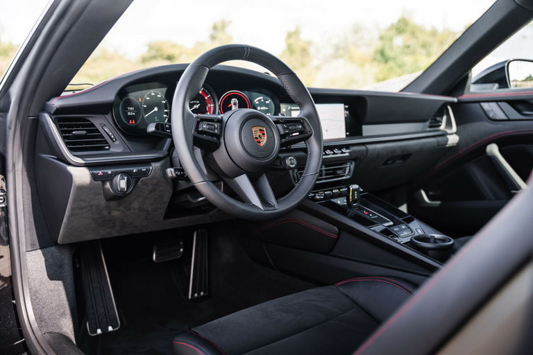 Porsche 992 Carrera GTS