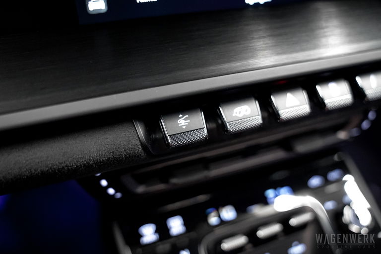 Porsche 992 Carrera 4 GTS