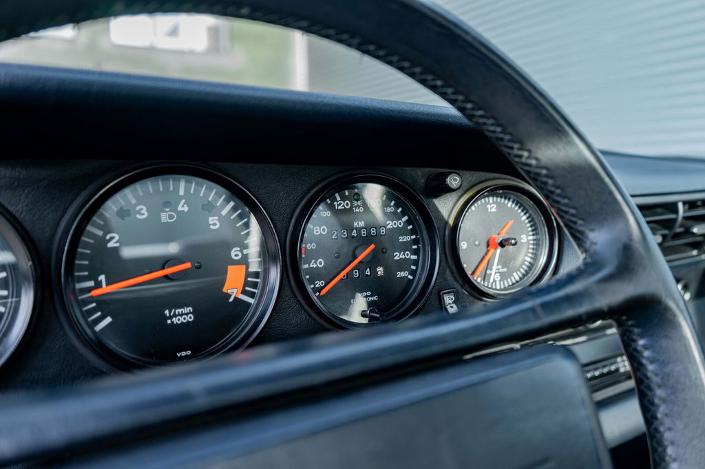 Porsche 911 Carrera 3.2