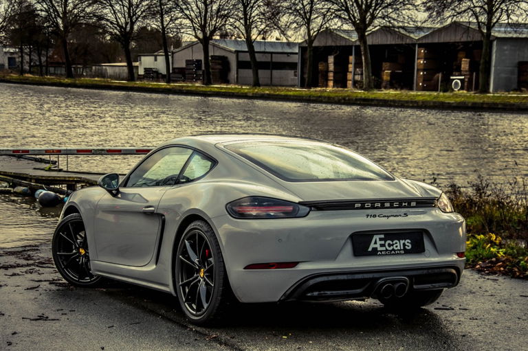Porsche 718 Cayman S