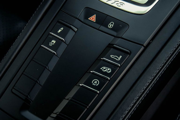 Porsche 718 Cayman S