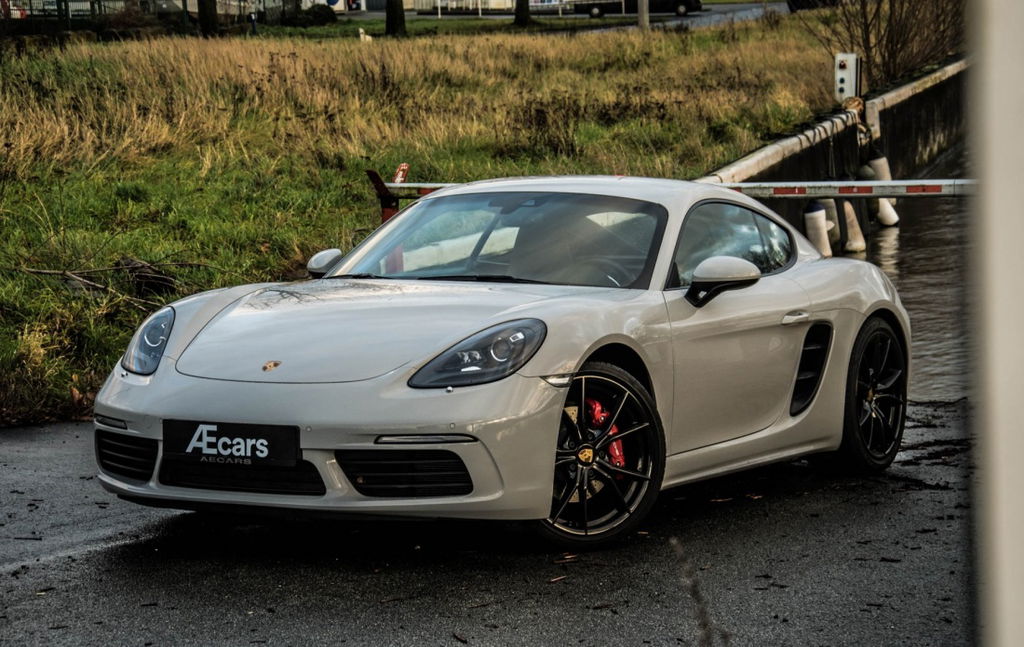Porsche 718 Cayman S