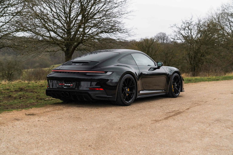 Porsche 992 GT3 Touring