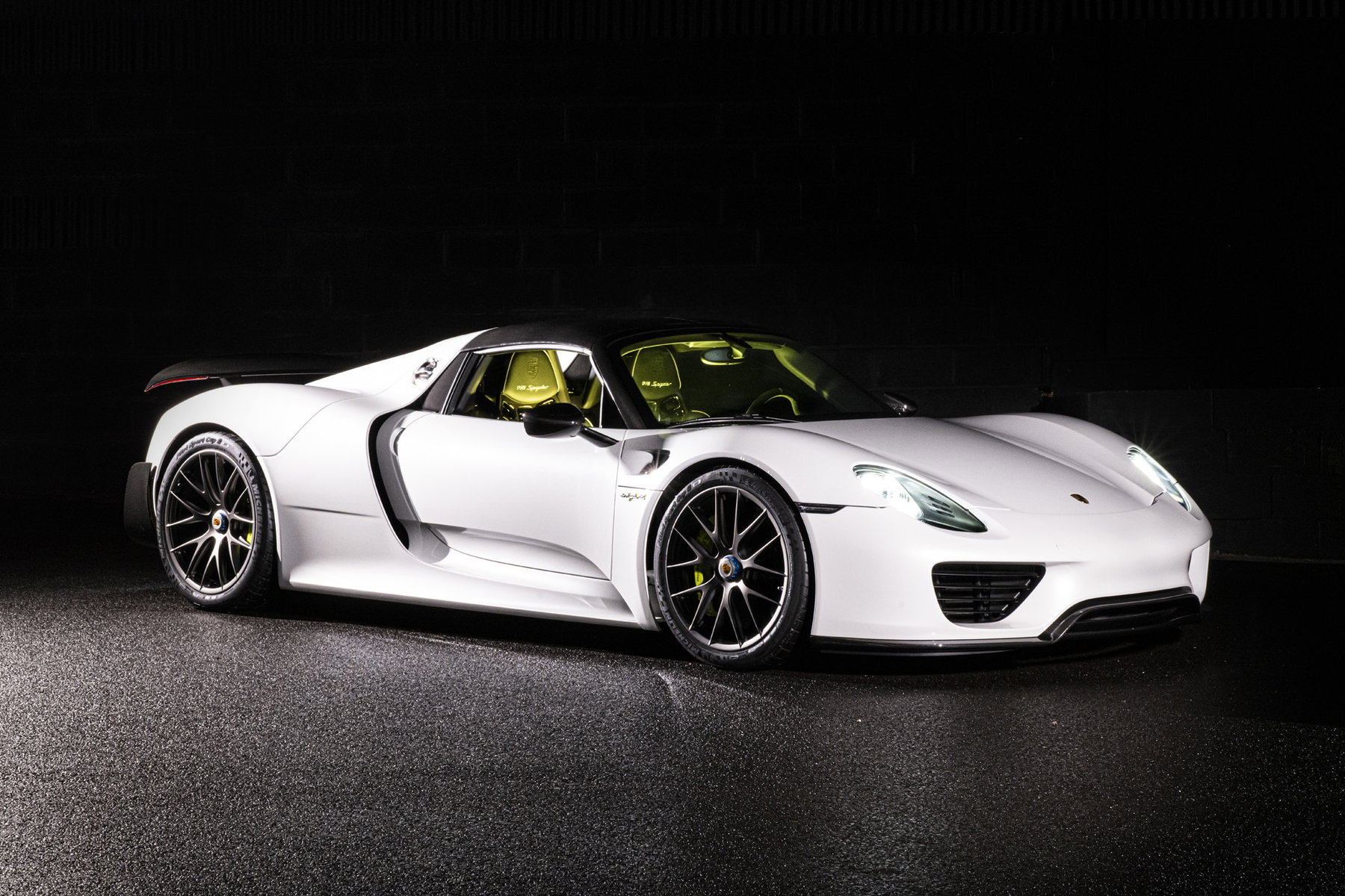 Porsche 918 Spyder 2015 - elferspot.com - Place de marché pour les
