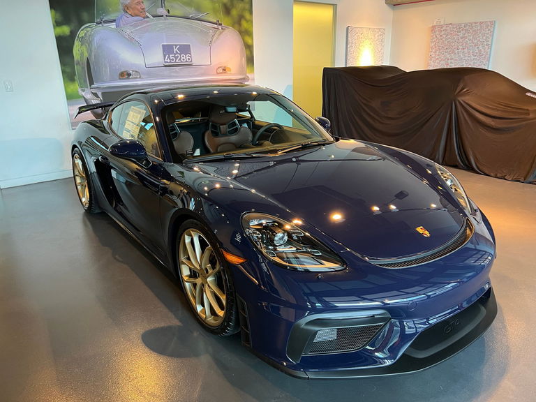 Porsche 718 Cayman GT4