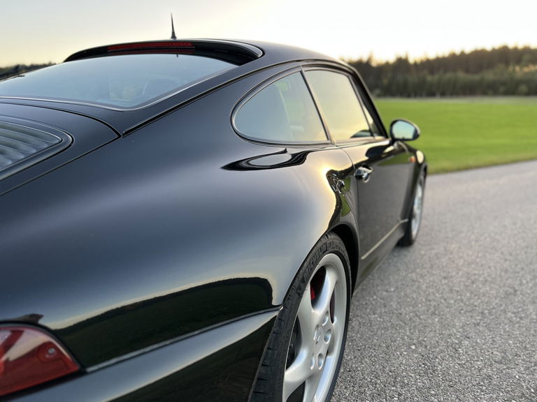 Porsche 993 Carrera 4S