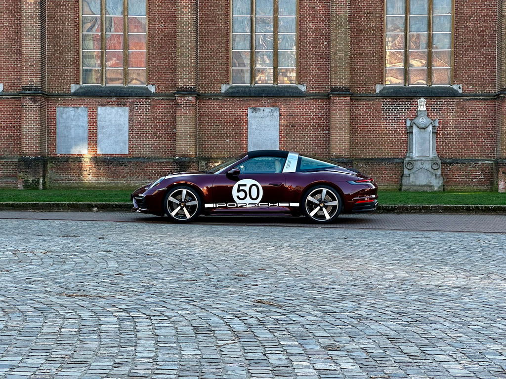 Porsche 992 Heritage Design Edition