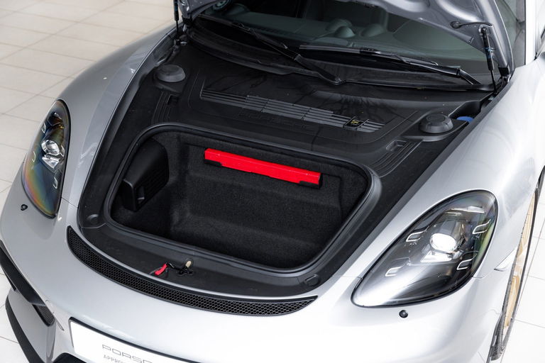 Porsche 718 Cayman GT4