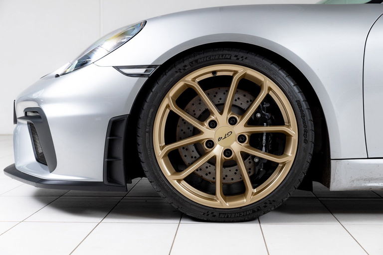 Porsche 718 Cayman GT4