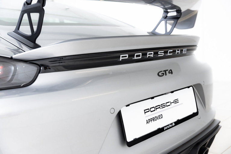 Porsche 718 Cayman GT4