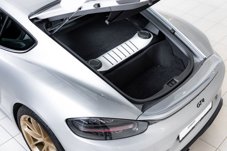 Porsche 718 Cayman GT4