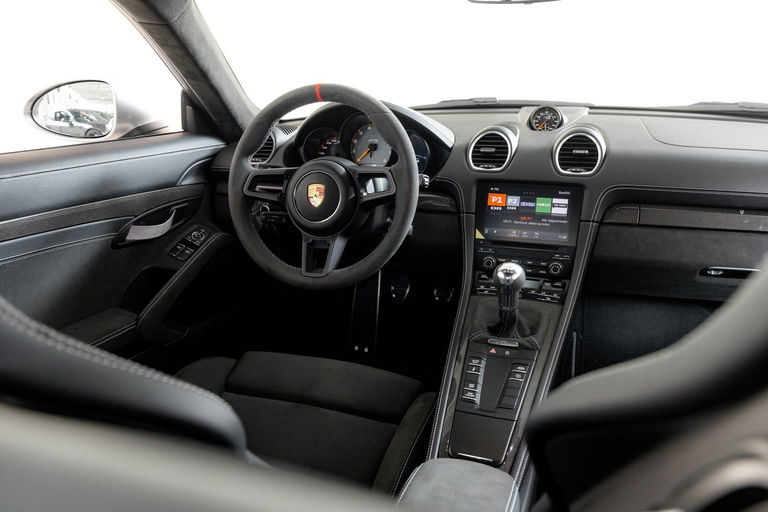 Porsche 718 Cayman GT4