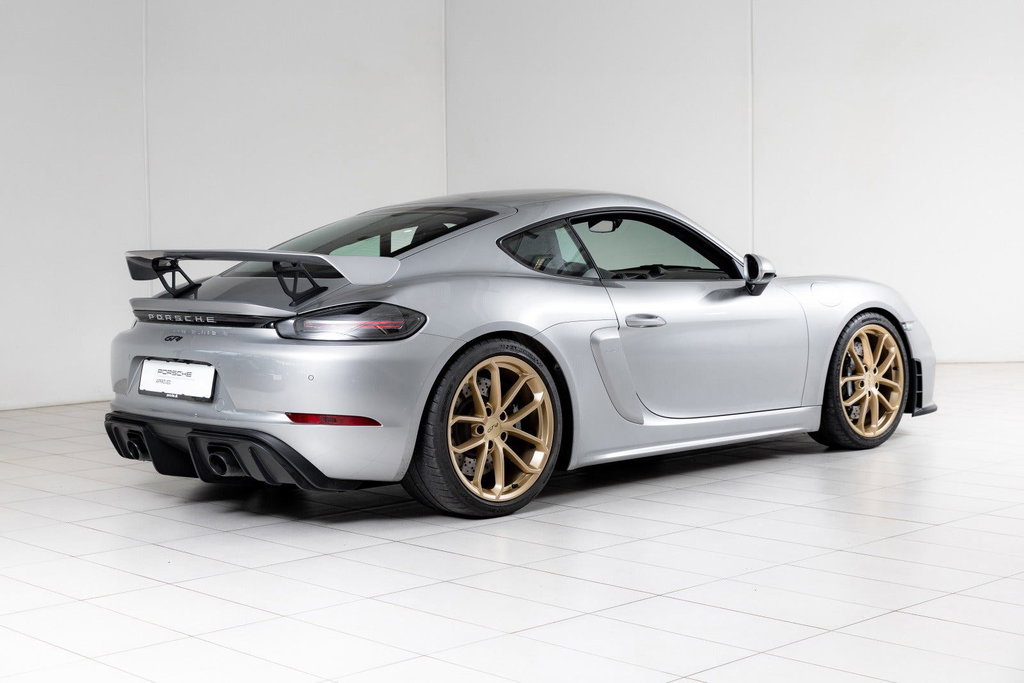 Porsche 718 Cayman GT4